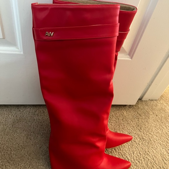 BRAND NEW NEVER WORN - Picture 2 of 4